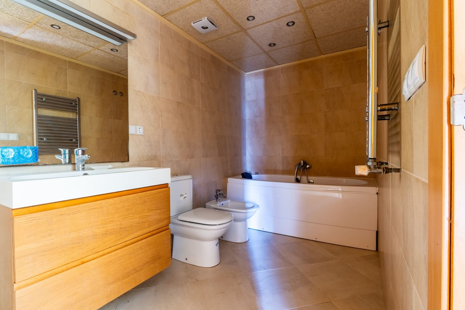 6 bedroom Villa for sale in Orihuela Costa with pool - € 365,000 (Ref: 9878015)
