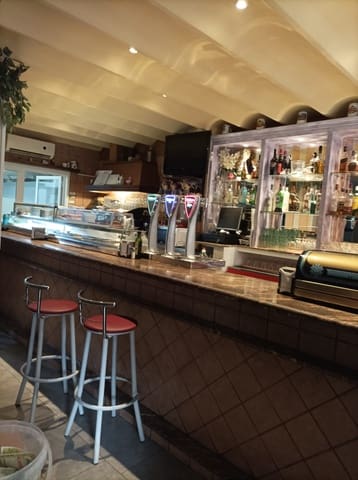 Commercieel te koop in Playa del Cura, Torrevieja - € 400.000 (Ref: 9878026)