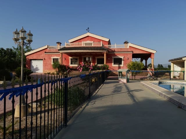 4 makuuhuone Huvila myytävänä paikassa Desamparados - Hurchillo - Torremendo, Orihuela mukana uima-altaan 
autotalli - 450 000 € (Ref: 9878028)