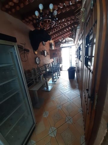 Kommersiell til salgs i Playa de los Náufragos, Torrevieja - € 550 000 (Ref: 9878029)