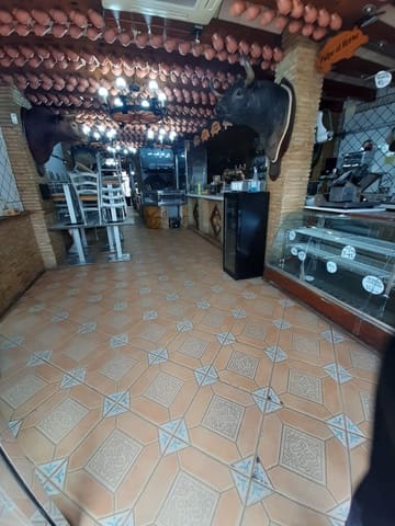 Kommersiell til salgs i Playa de los Náufragos, Torrevieja - € 550 000 (Ref: 9878029)