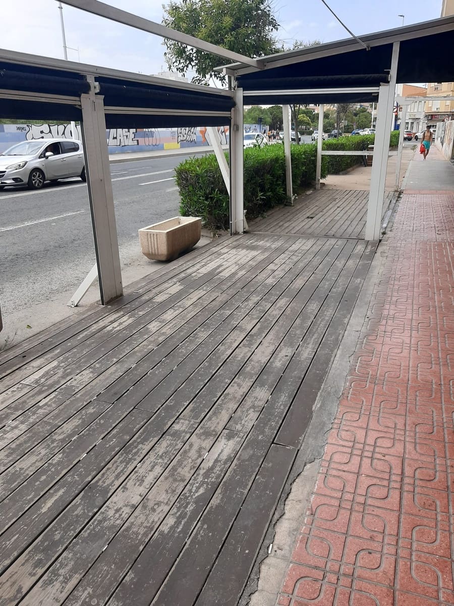Kommersiell til salgs i Torrevieja - € 550 000 (Ref: 9878029)