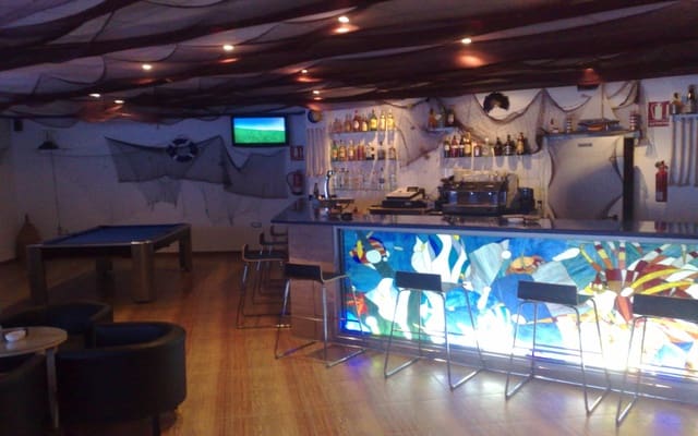 Comercial para venda em Playa del Cura, Torrevieja - 450 000 € (Ref: 9878041)