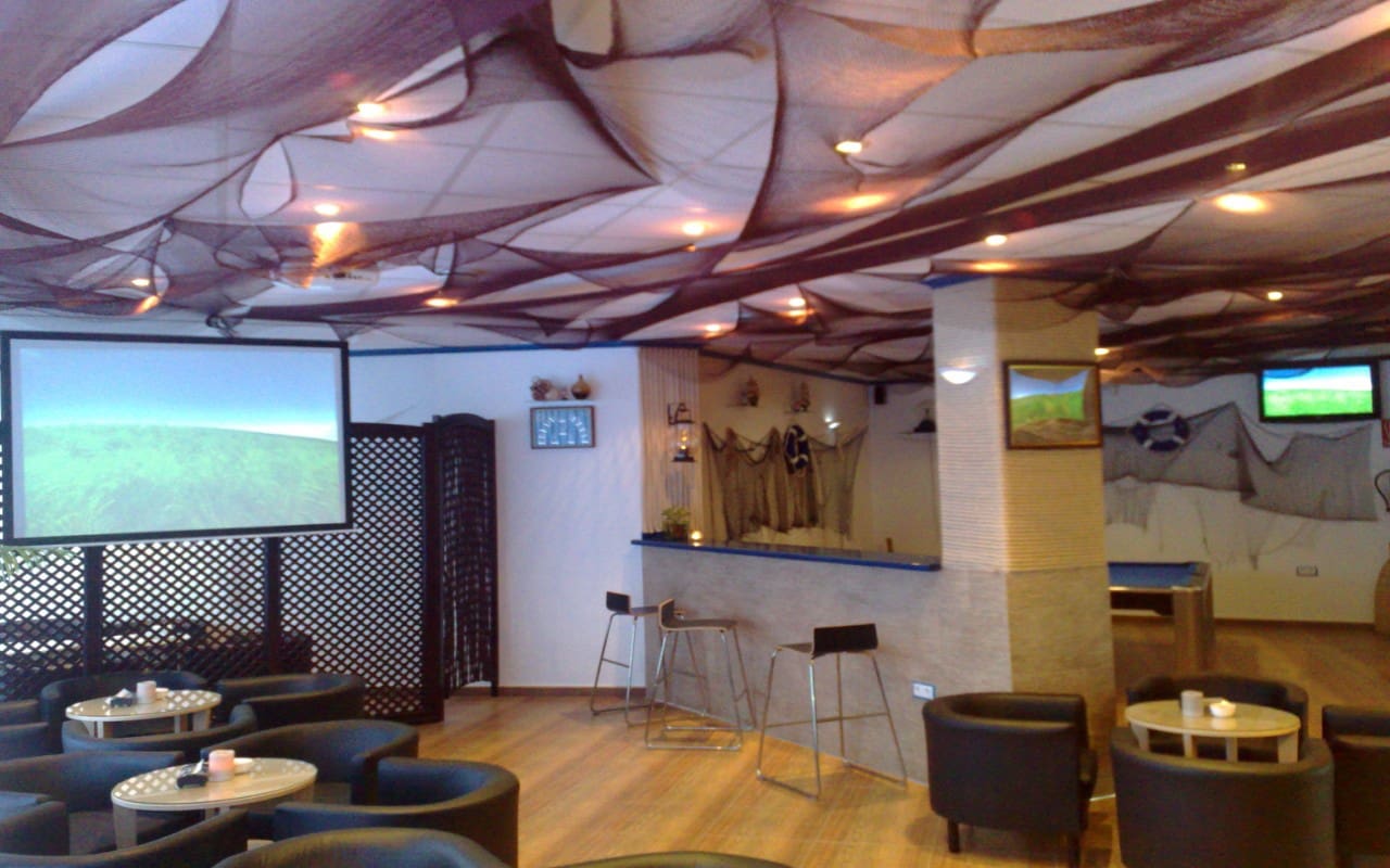 Commerciale in vendita in Torrevieja - 450.000 € (Rif: 9878041)