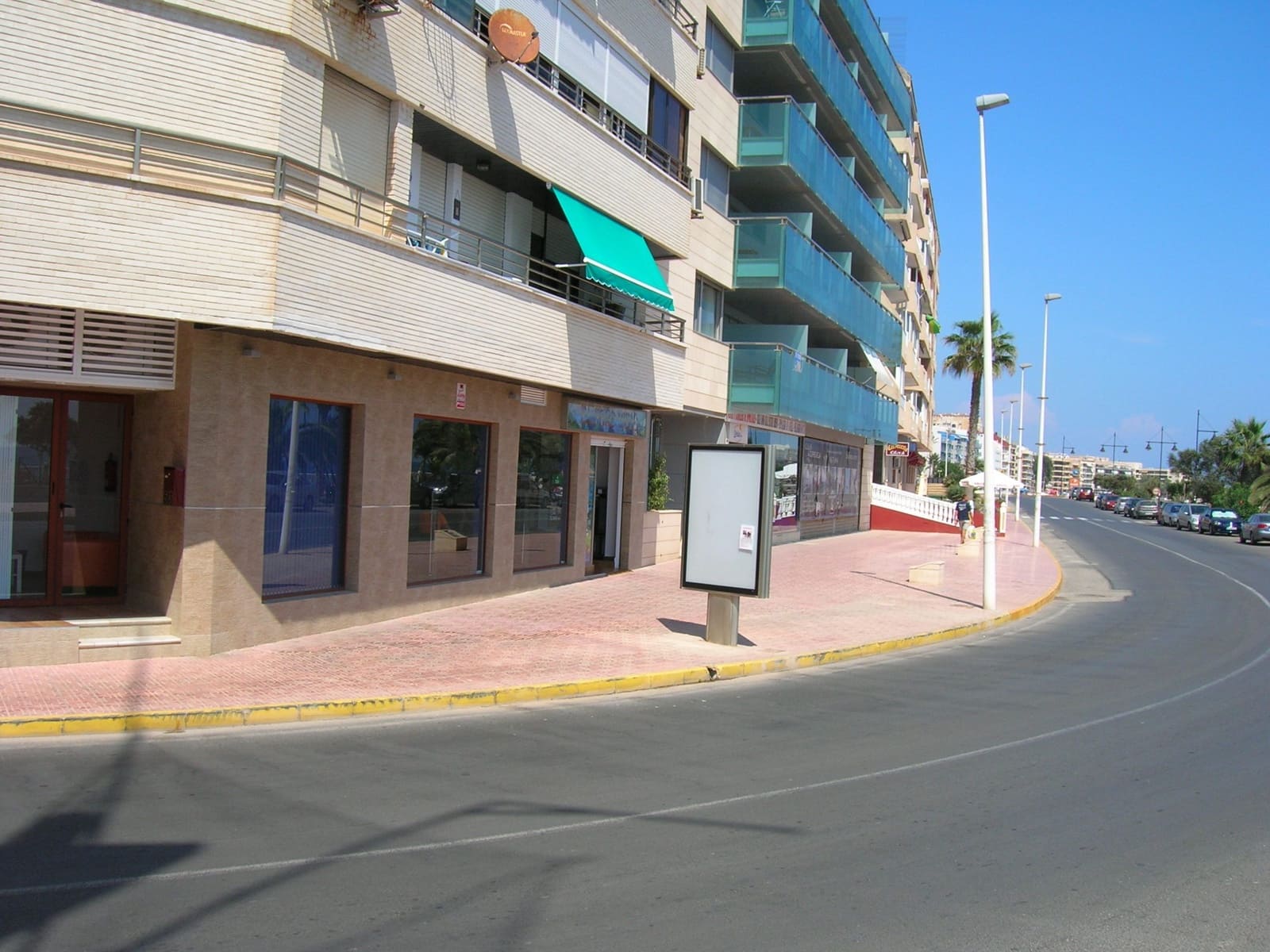 Commerciale in vendita in Torrevieja - 450.000 € (Rif: 9878041)