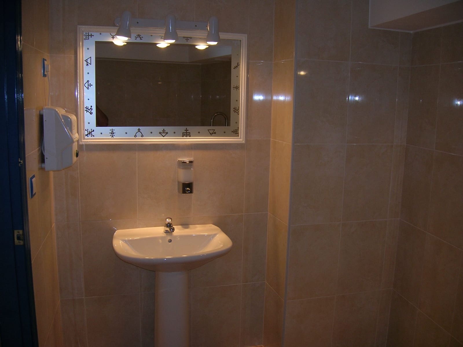 Commerciale in vendita in Torrevieja - 450.000 € (Rif: 9878041)