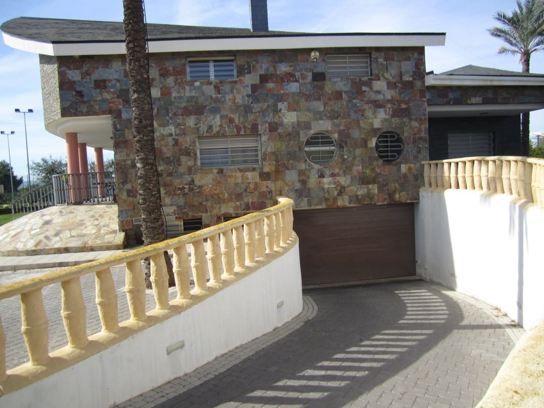 5 bedroom Finca/Country House for sale in Los Montesinos with pool garage - € 1,675,000 (Ref: 9878046)