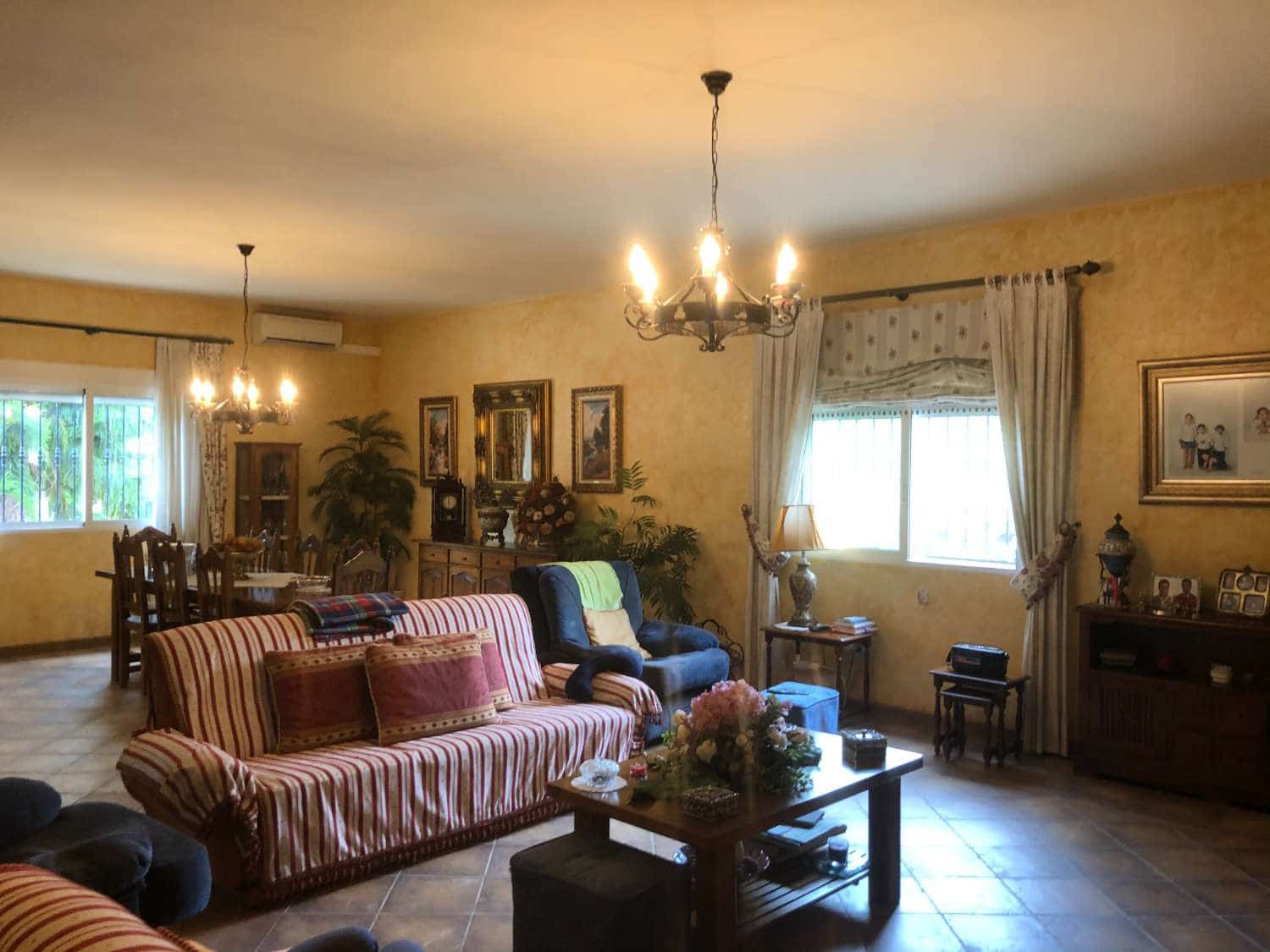 4 bedroom Villa for sale in Callosa de Segura with pool garage - € 890,000 (Ref: 9878048)