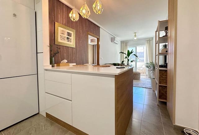 Apartamento de 1 habitación en Puerto Deportivo, Torrevieja en venta - 145.000 € (Ref: 9878053)