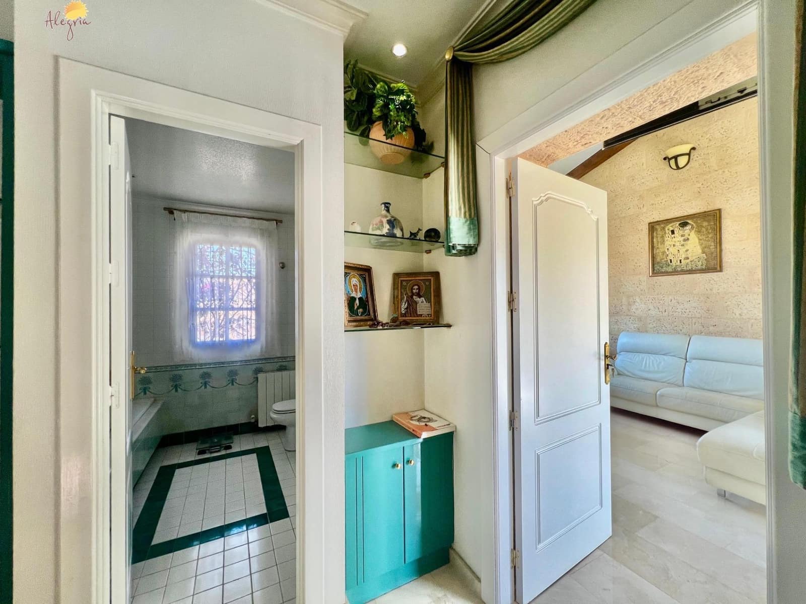 3 slaapkamer Villa te koop in Torrevieja met zwembad - € 490.000 (Ref: 9878060)