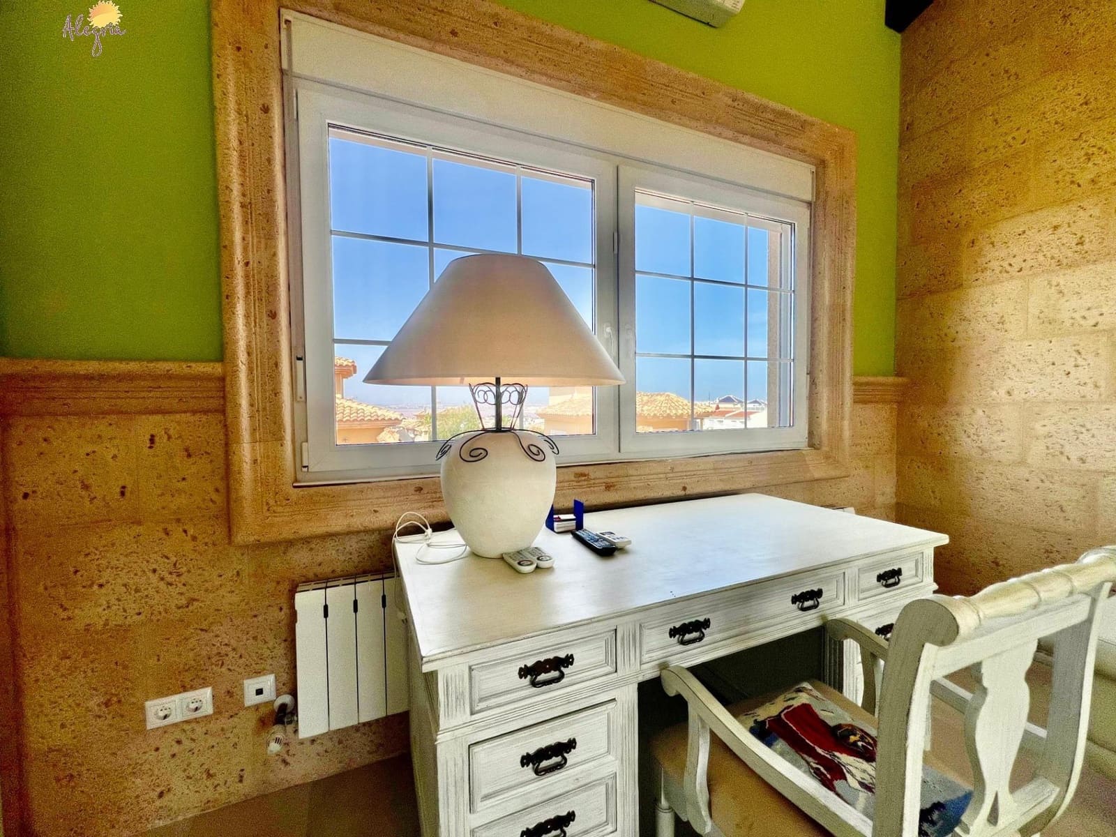 3 slaapkamer Villa te koop in Torrevieja met zwembad - € 490.000 (Ref: 9878060)