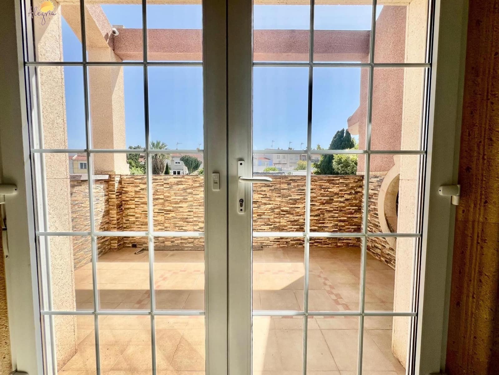 3 slaapkamer Villa te koop in Torrevieja met zwembad - € 490.000 (Ref: 9878060)