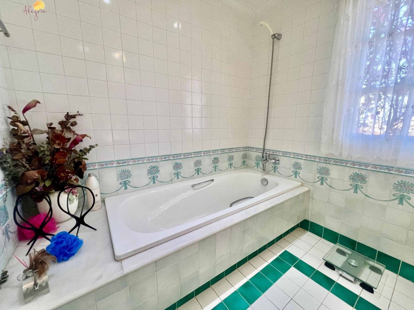 3 slaapkamer Villa te koop in Torrevieja met zwembad - € 490.000 (Ref: 9878060)