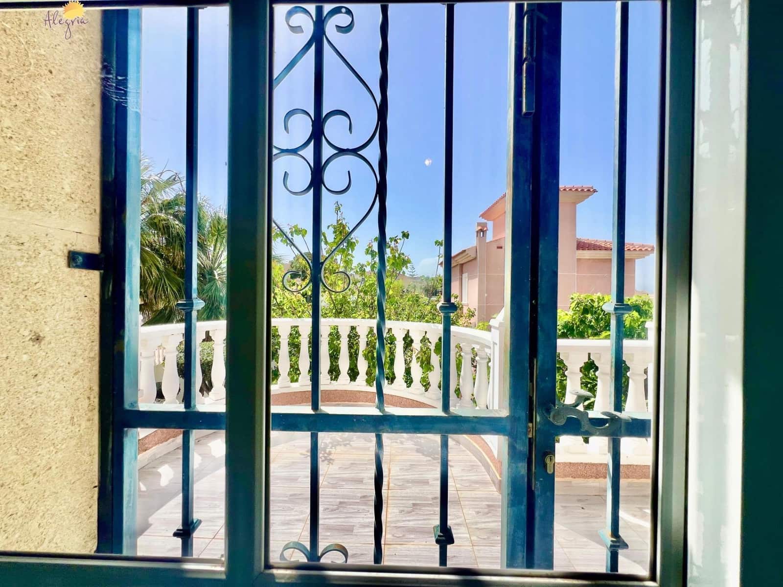 3 slaapkamer Villa te koop in Torrevieja met zwembad - € 490.000 (Ref: 9878060)
