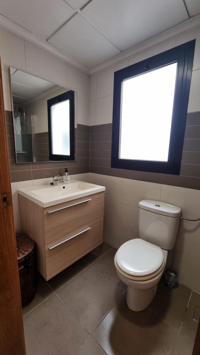 2 bedroom Apartment for sale in Torrevieja - € 144,000 (Ref: 9878061)