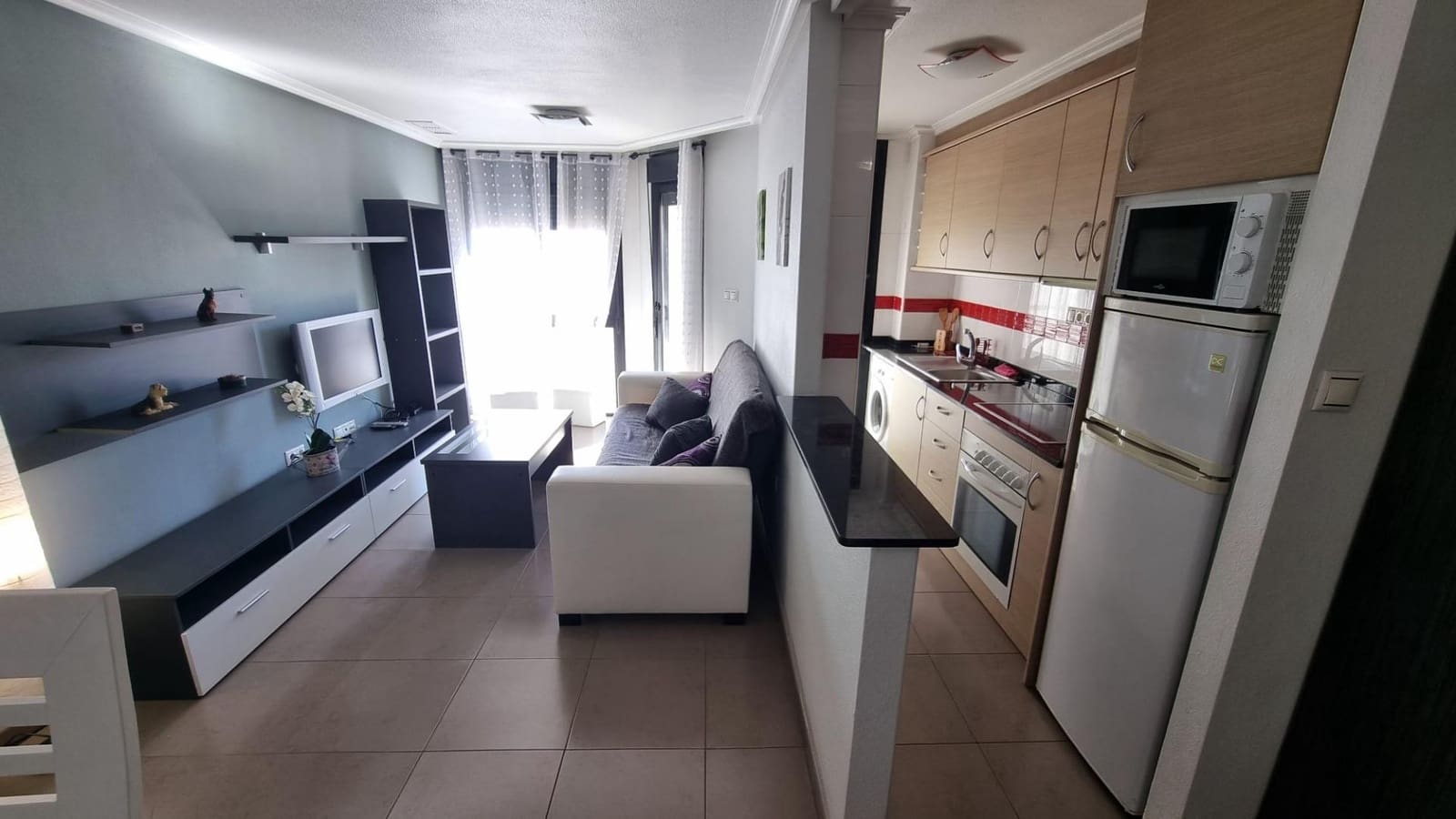 2 bedroom Apartment for sale in Torrevieja - € 144,000 (Ref: 9878061)