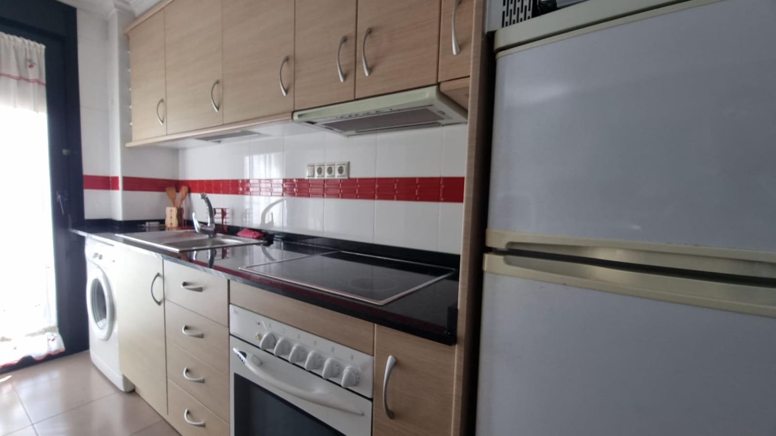 2 bedroom Apartment for sale in Torrevieja - € 144,000 (Ref: 9878061)