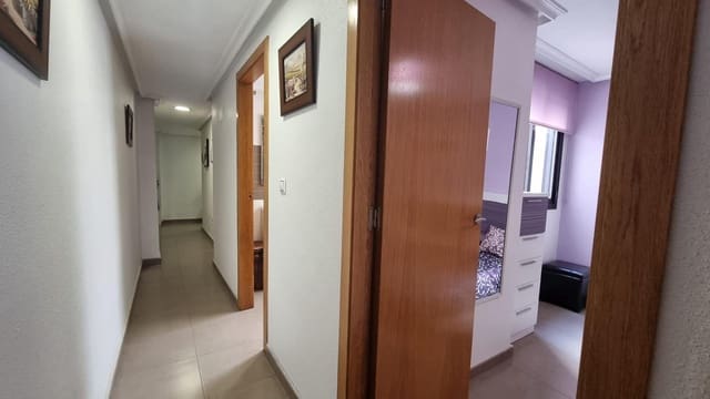 Apartamento de 2 habitaciones en Centro - Muelle Pesquero, Torrevieja en venta - 144.000 € (Ref: 9878061)