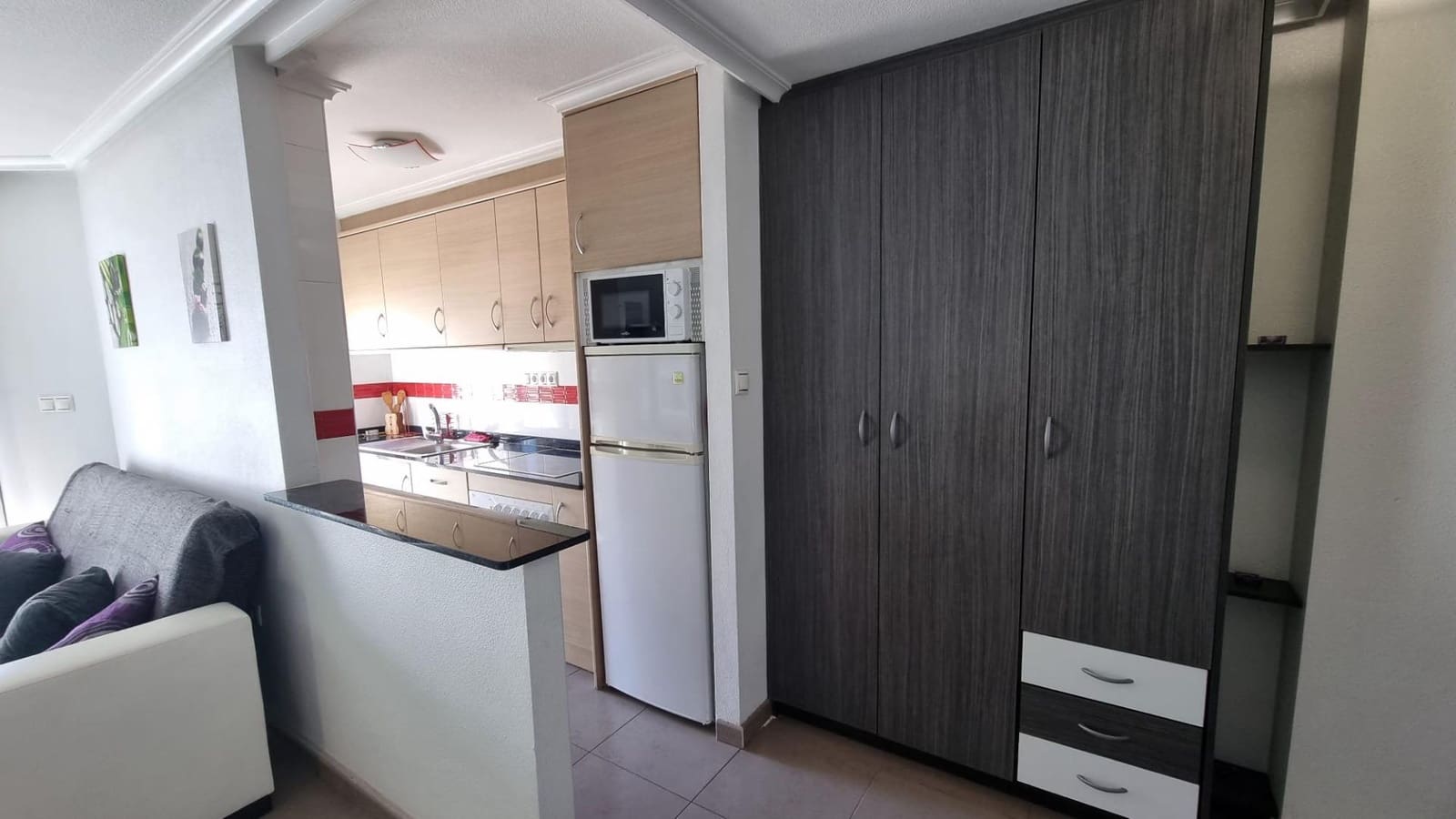2 bedroom Apartment for sale in Torrevieja - € 144,000 (Ref: 9878061)