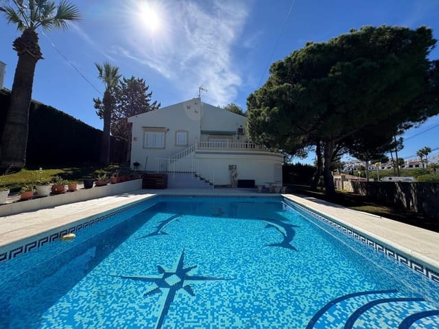 3 soveværelse Villa til salg i Cabo Roig, Orihuela med swimmingpool - € 750.000 (Ref: 9878062)