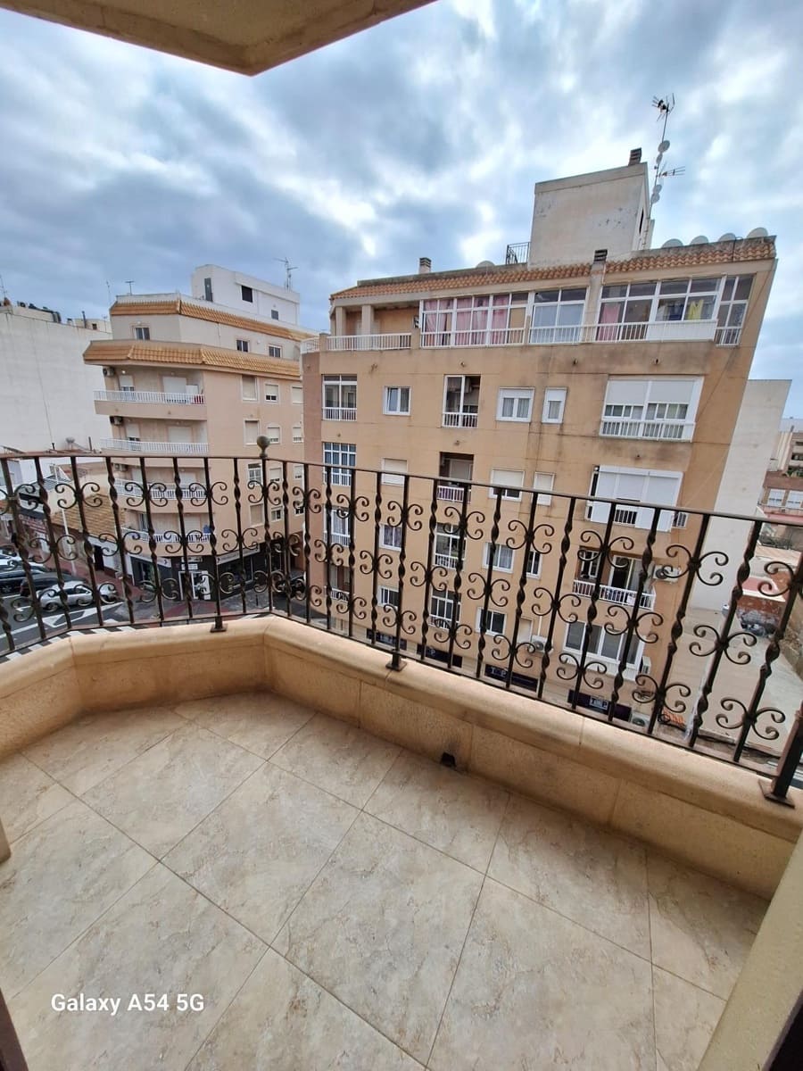 2 soveværelse Lejlighed til salg i Torrevieja - € 165.000 (Ref: 9878063)