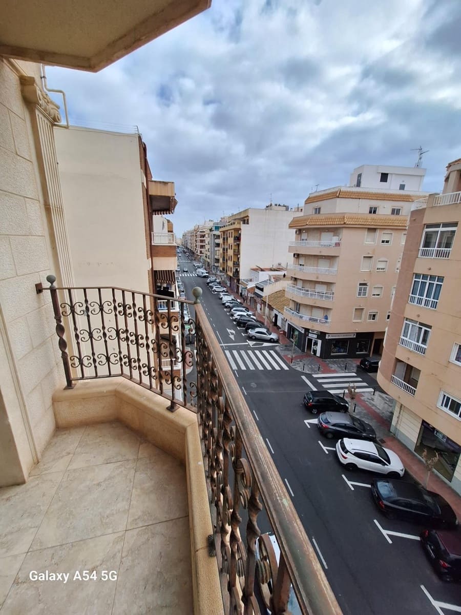 2 soveværelse Lejlighed til salg i Torrevieja - € 165.000 (Ref: 9878063)