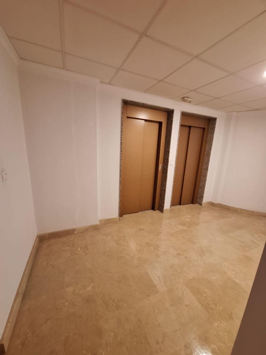 Apartamento de 3 habitaciones en Torrevieja en venta - 260.000 € (Ref: 9878064)