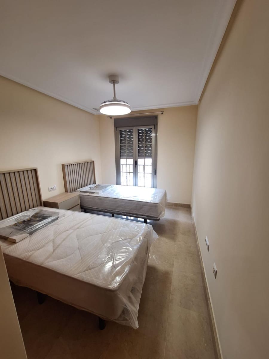 Apartamento de 3 habitaciones en Torrevieja en venta - 260.000 € (Ref: 9878064)