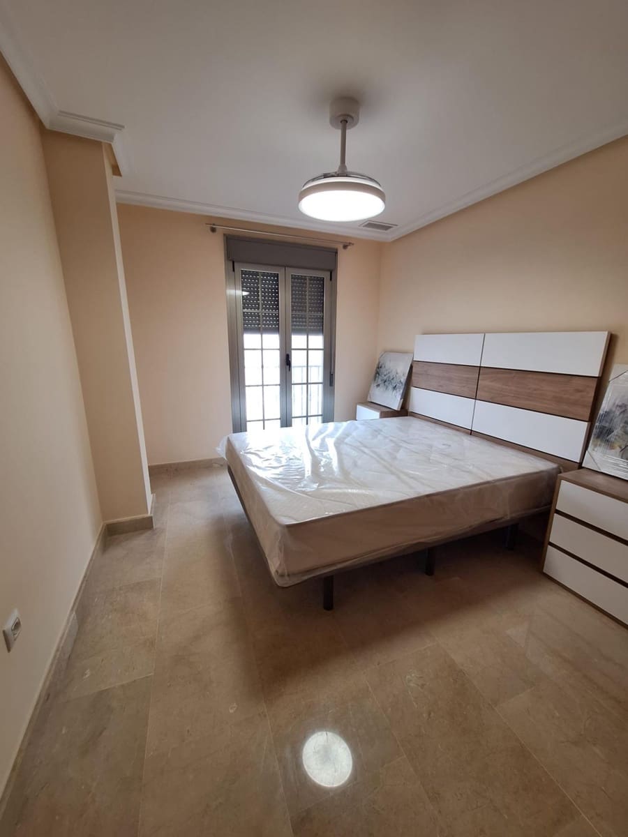 Apartamento de 3 habitaciones en Torrevieja en venta - 260.000 € (Ref: 9878064)