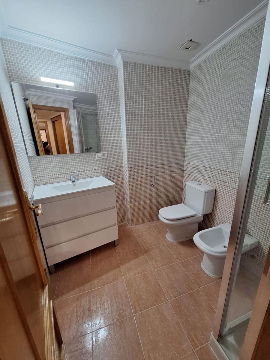 Apartamento de 3 habitaciones en Torrevieja en venta - 260.000 € (Ref: 9878064)