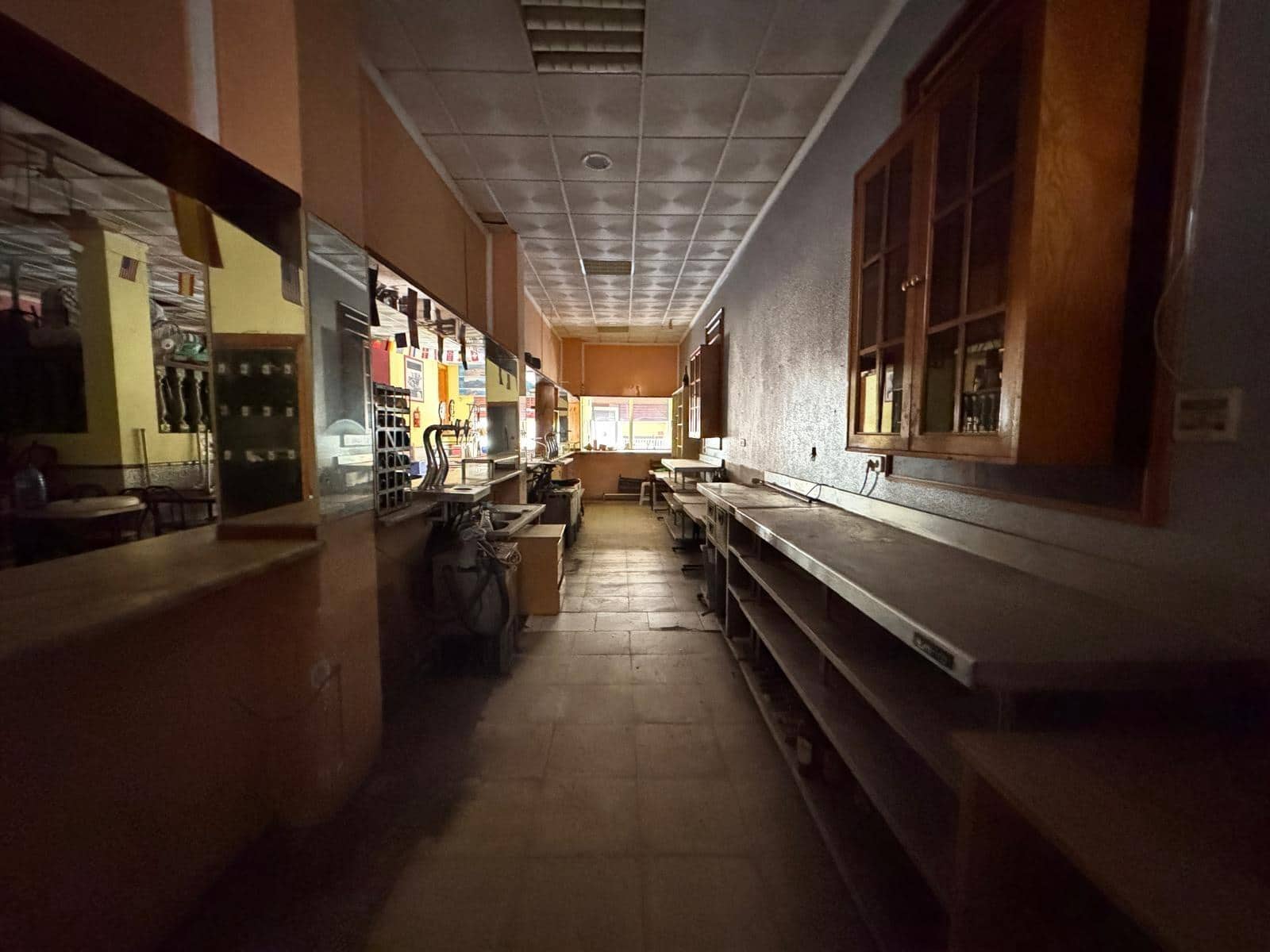Comercial para venda em Torrevieja - 129 900 € (Ref: 9878066)