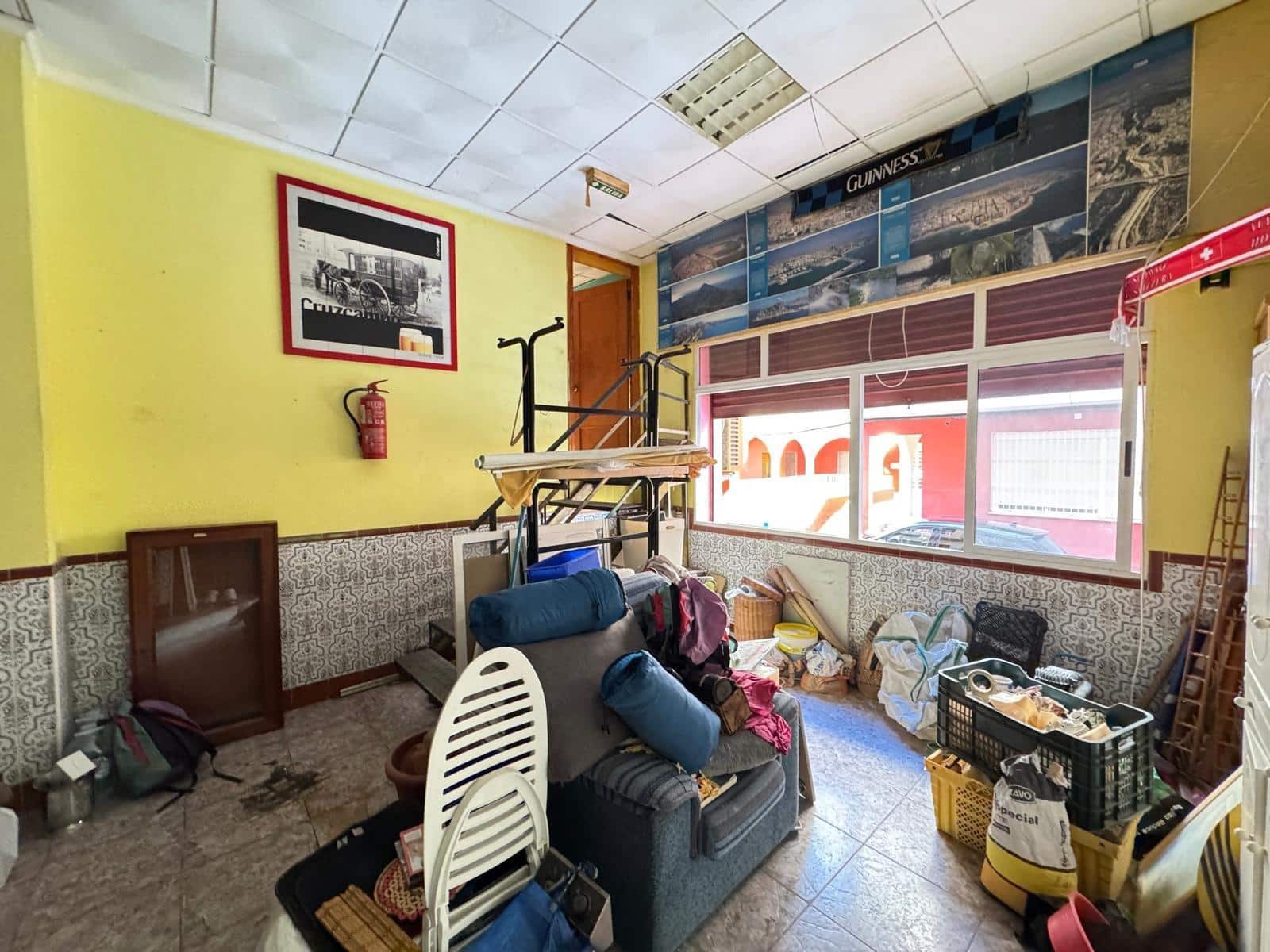 Comercial para venda em Torrevieja - 129 900 € (Ref: 9878066)