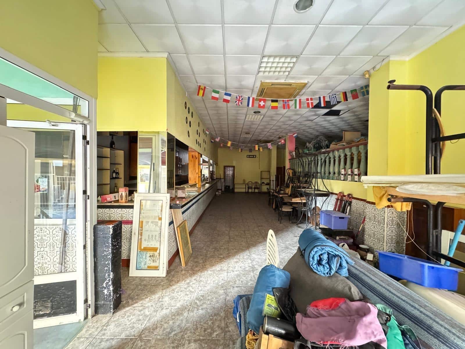 Comercial para venda em Torrevieja - 129 900 € (Ref: 9878066)