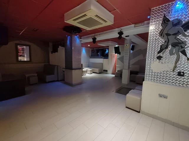 Kommersiell til salgs i Villamartin, Orihuela - € 630 000 (Ref: 9878068)