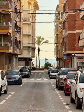 2 bedroom Apartment for sale in Las Piscinas Naturales, Torrevieja - € 159,900 (Ref: 9878070)