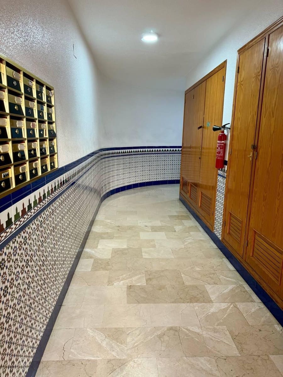 2 bedroom Apartment for sale in Torrevieja - € 159,900 (Ref: 9878070)