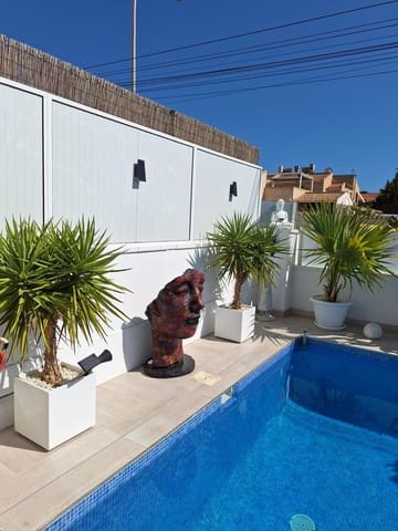 Villa/Maison à vendre à El Chaparral, Torrevieja avec piscine - 594 000 € (Ref: 9878071)