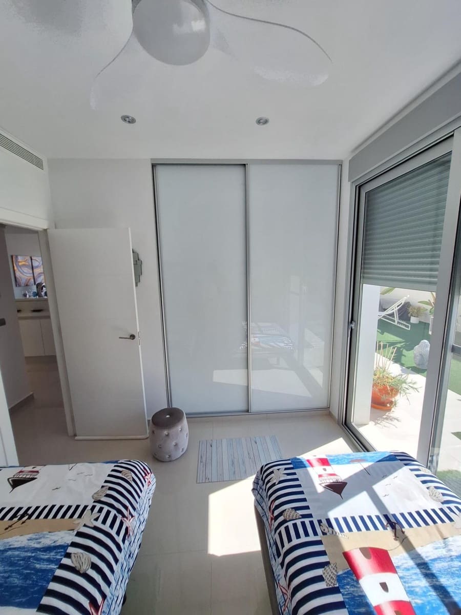 Villa/Maison à vendre à Torrevieja avec piscine - 594 000 € (Ref: 9878071)