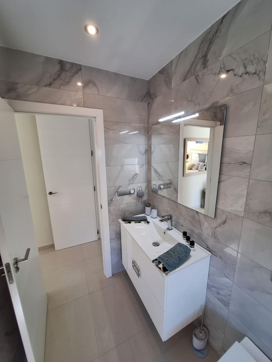 Villa/Maison à vendre à Torrevieja avec piscine - 594 000 € (Ref: 9878071)