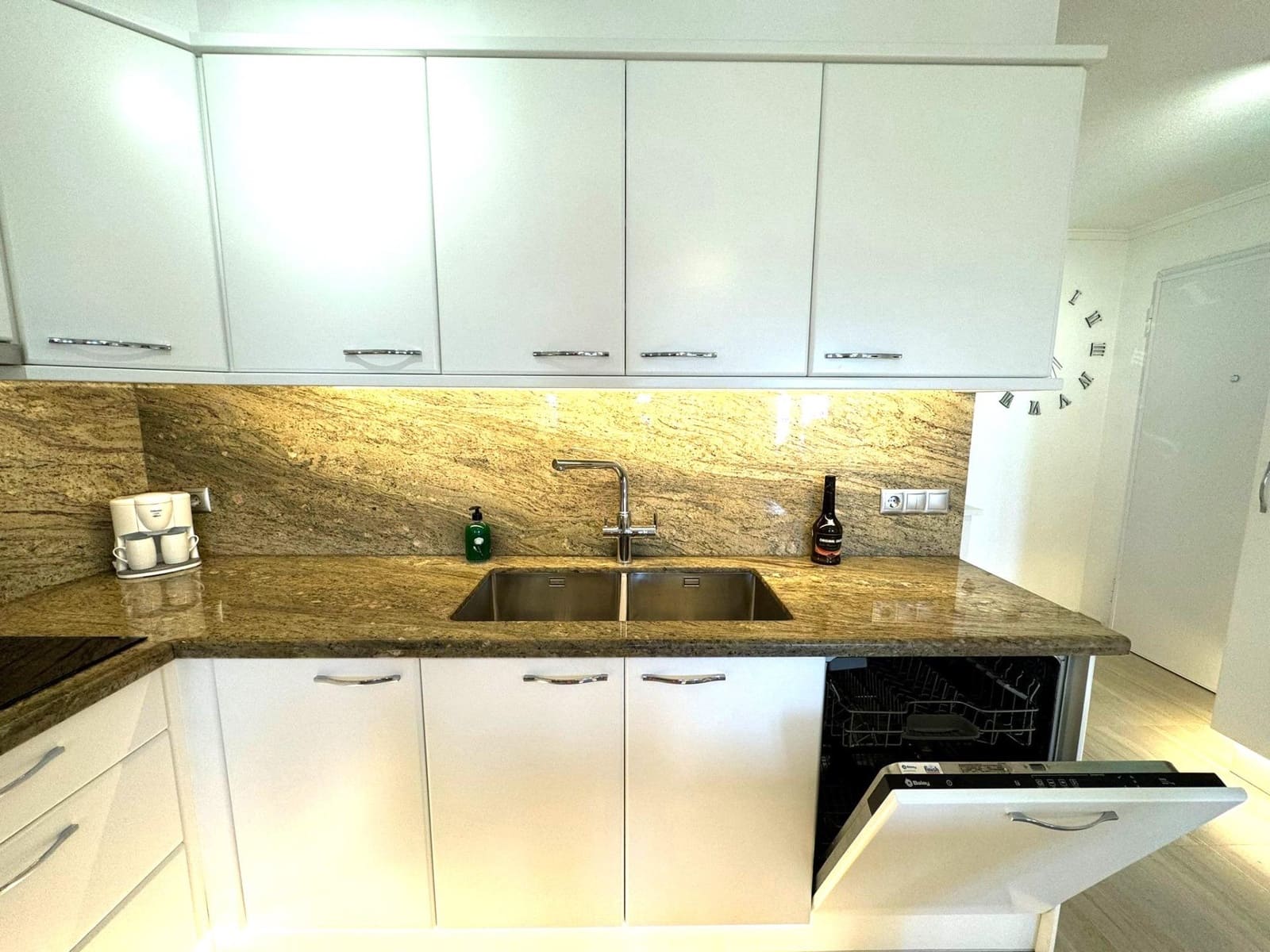 Penthouse for sale in Pilar de la Horadada - € 319,000 (Ref: 9878073)