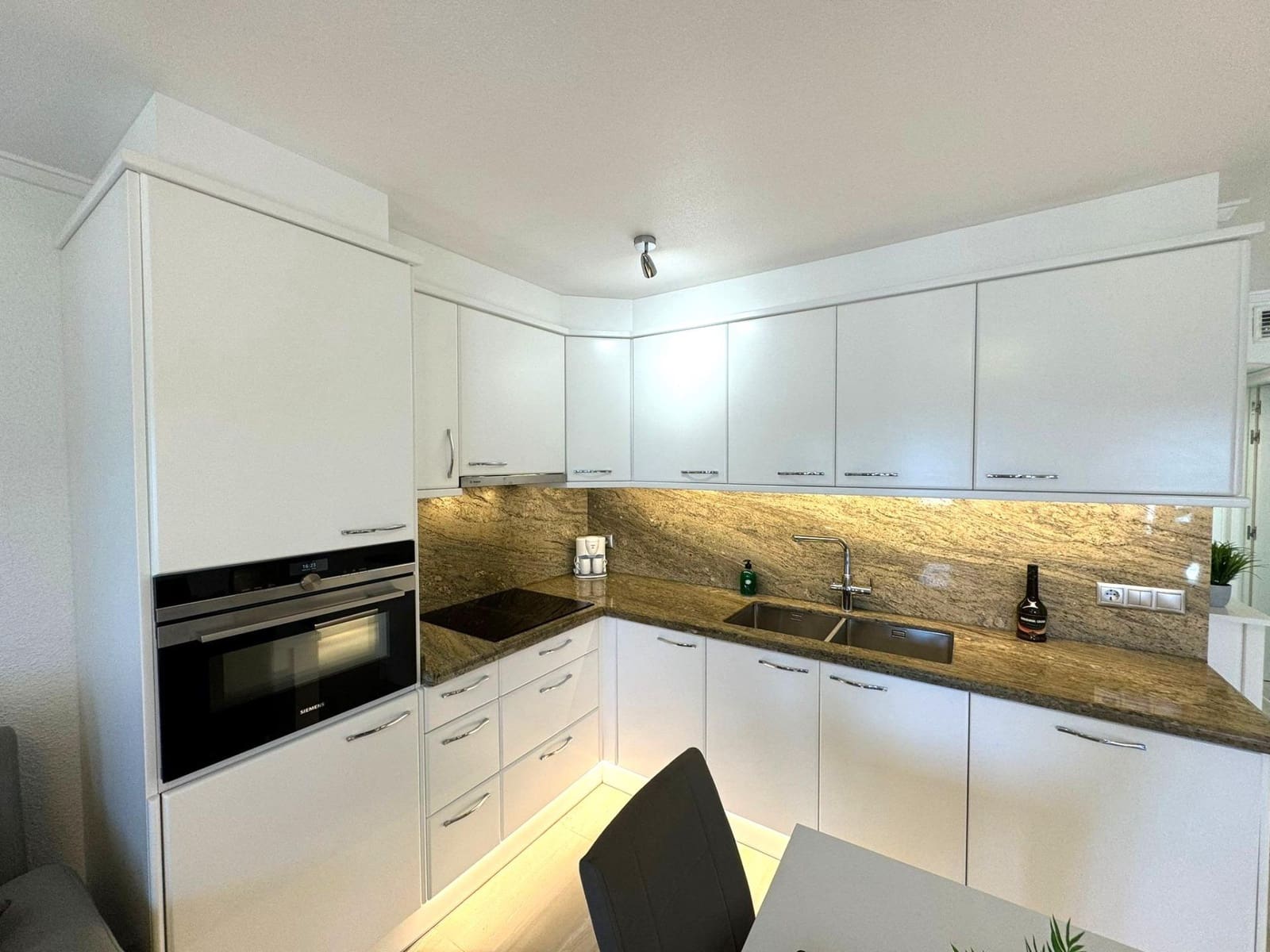 Penthouse for sale in Pilar de la Horadada - € 319,000 (Ref: 9878073)