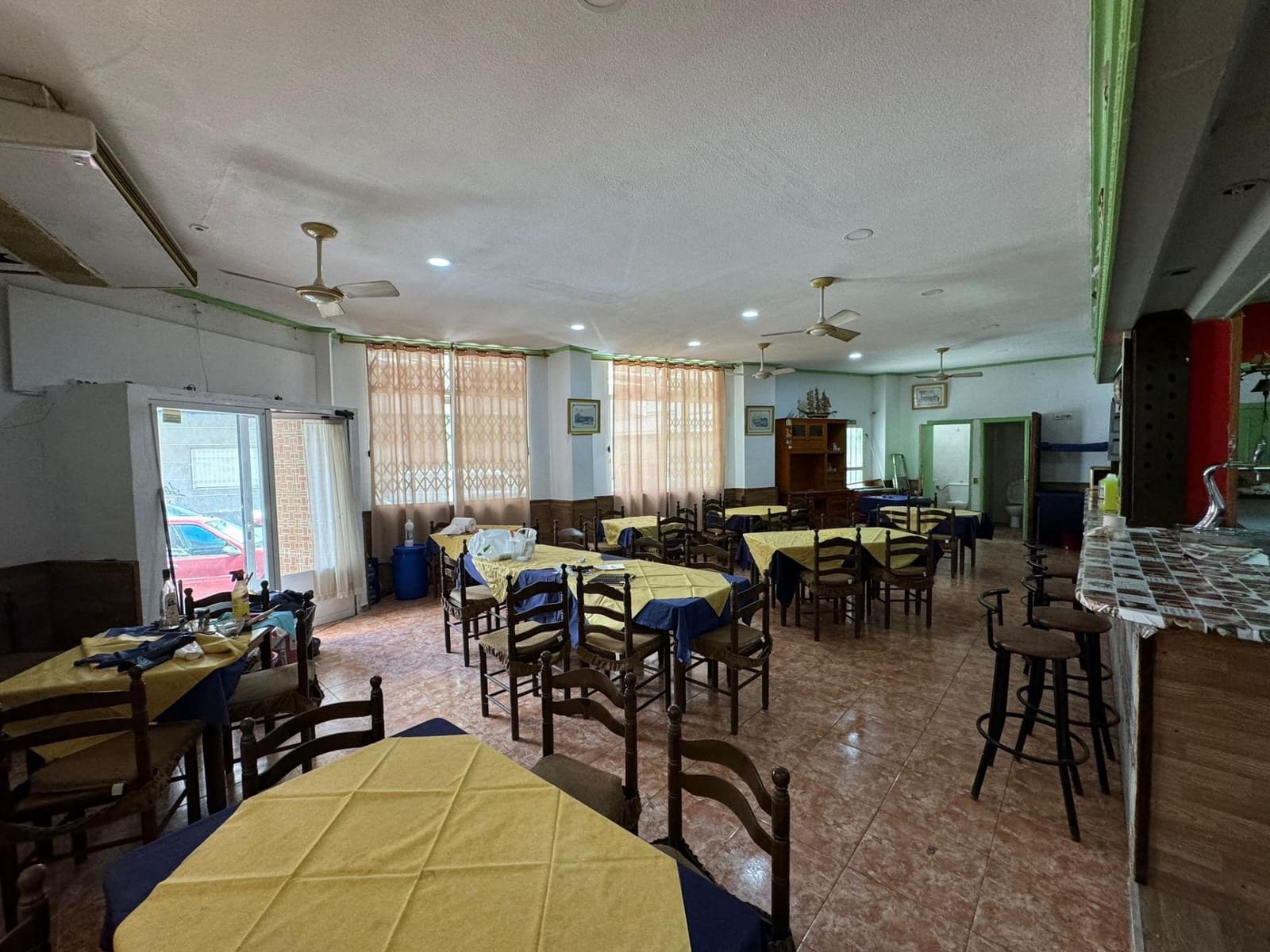 Commerciale in vendita in Torrevieja - 180.000 € (Rif: 9878074)