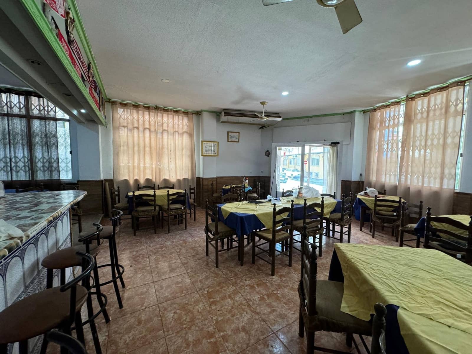 Commerciale in vendita in Torrevieja - 180.000 € (Rif: 9878074)