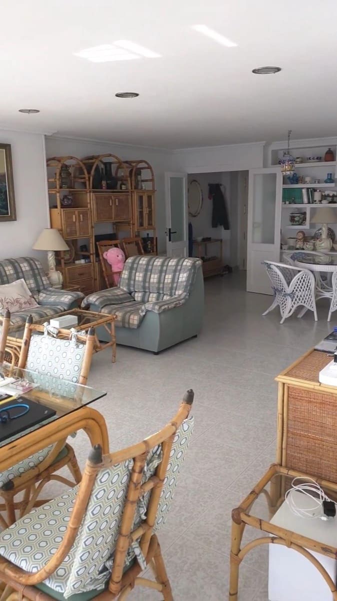 4 makuuhuone Huoneisto myytävänä paikassa Torrevieja mukana uima-altaan - 635 000 € (Ref: 9878075)