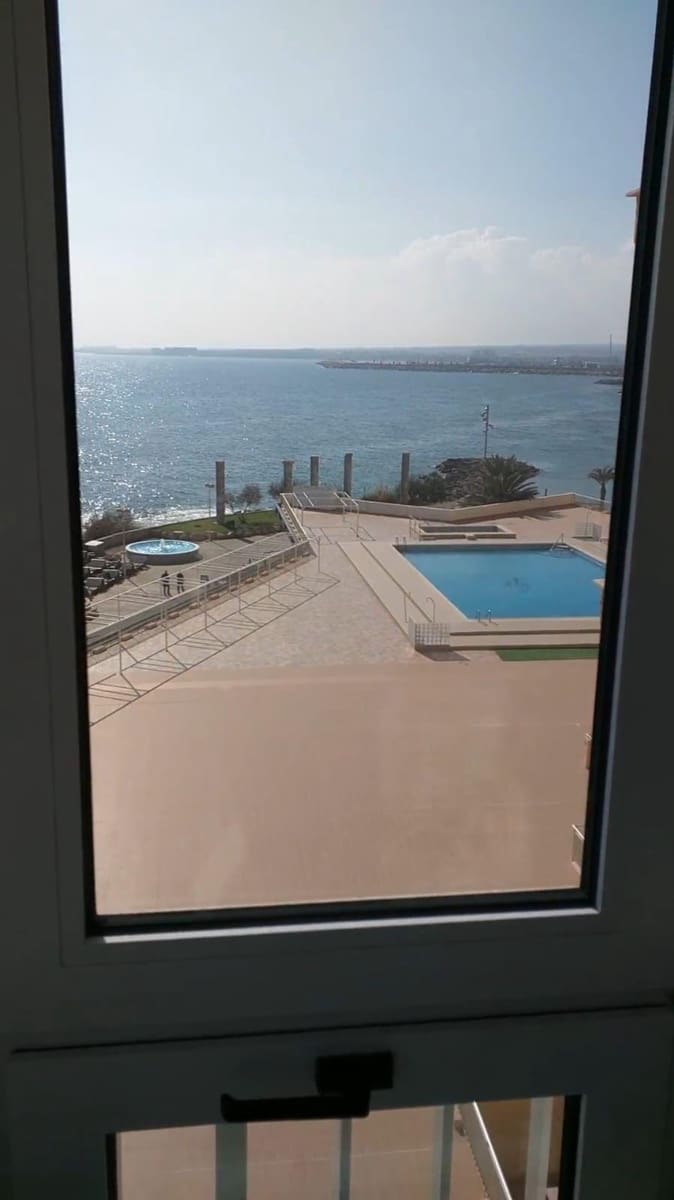 4 makuuhuone Huoneisto myytävänä paikassa Torrevieja mukana uima-altaan - 635 000 € (Ref: 9878075)