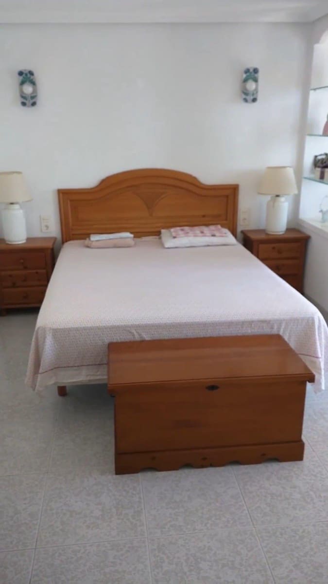 4 makuuhuone Huoneisto myytävänä paikassa Torrevieja mukana uima-altaan - 635 000 € (Ref: 9878075)
