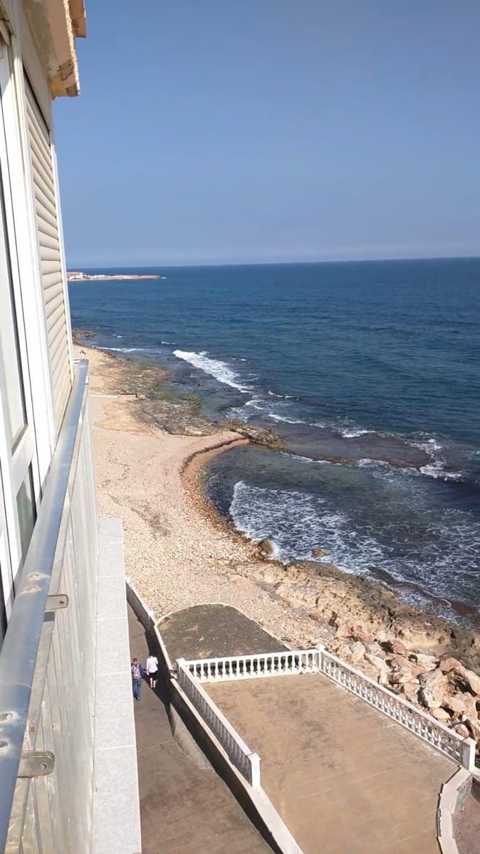 4 makuuhuone Huoneisto myytävänä paikassa Torrevieja mukana uima-altaan - 635 000 € (Ref: 9878075)