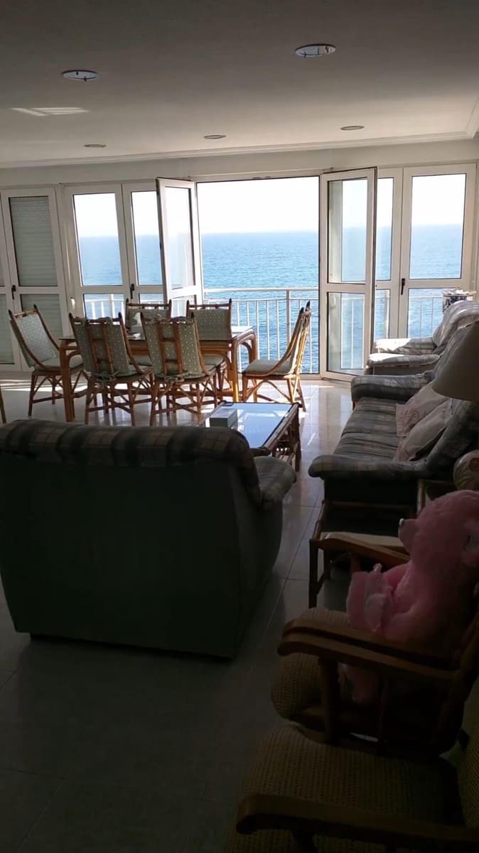 4 makuuhuone Huoneisto myytävänä paikassa Torrevieja mukana uima-altaan - 635 000 € (Ref: 9878075)