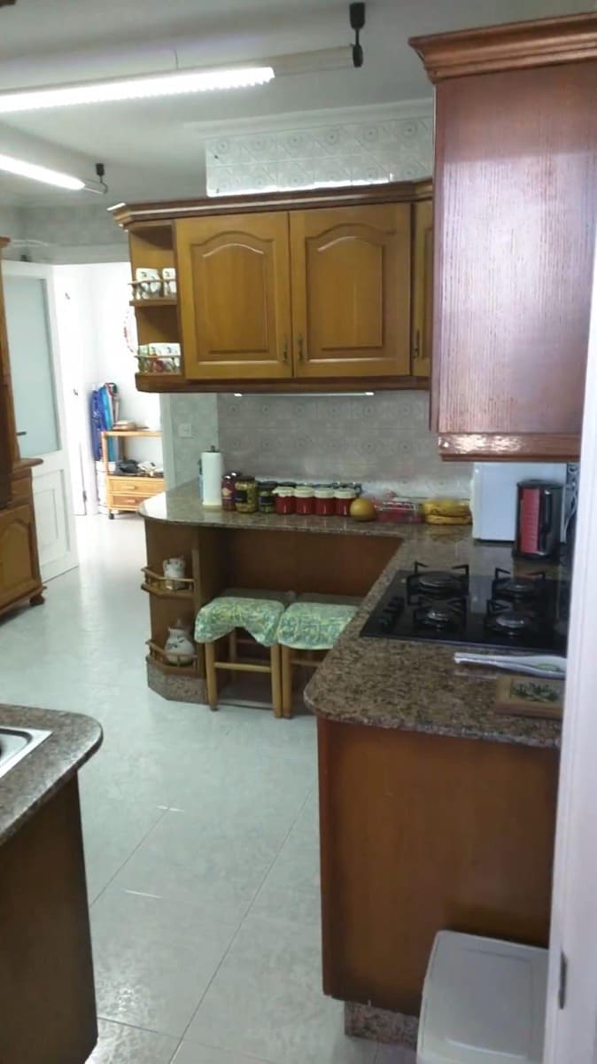 4 makuuhuone Huoneisto myytävänä paikassa Torrevieja mukana uima-altaan - 635 000 € (Ref: 9878075)