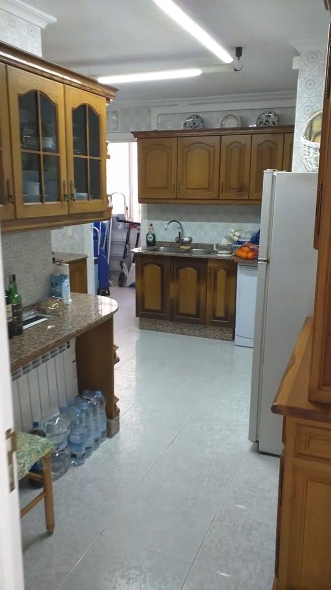 4 makuuhuone Huoneisto myytävänä paikassa Torrevieja mukana uima-altaan - 635 000 € (Ref: 9878075)